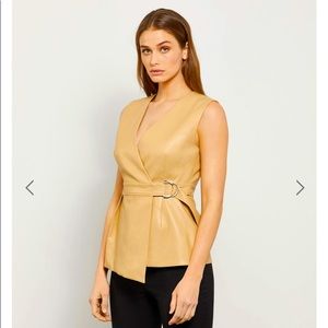 BCBGMAXAZRIA. SLEEVELESS WRAP VEST  (Large)